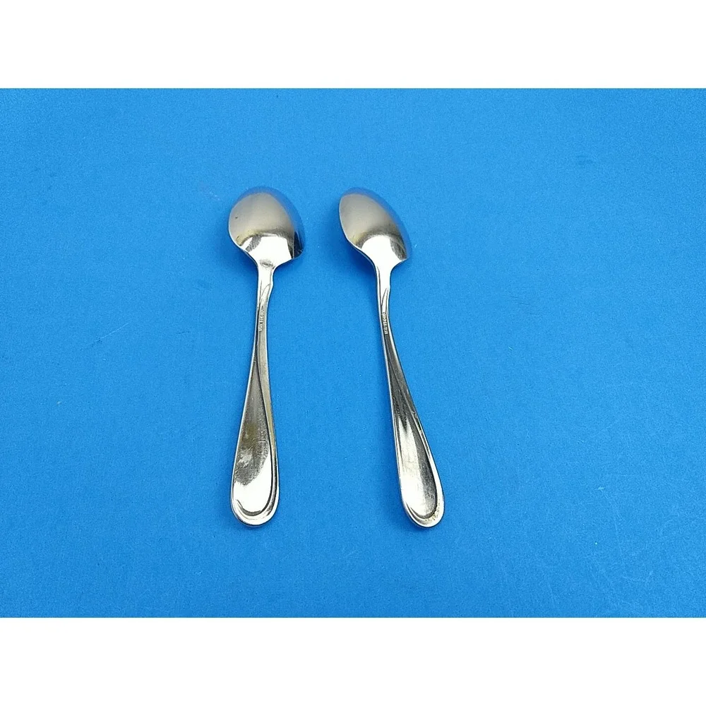 Oneida Flight Reliance USA Set Of 2 Spoons